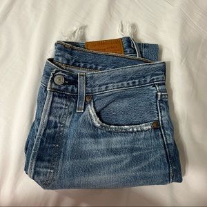 501 distressed levi’s